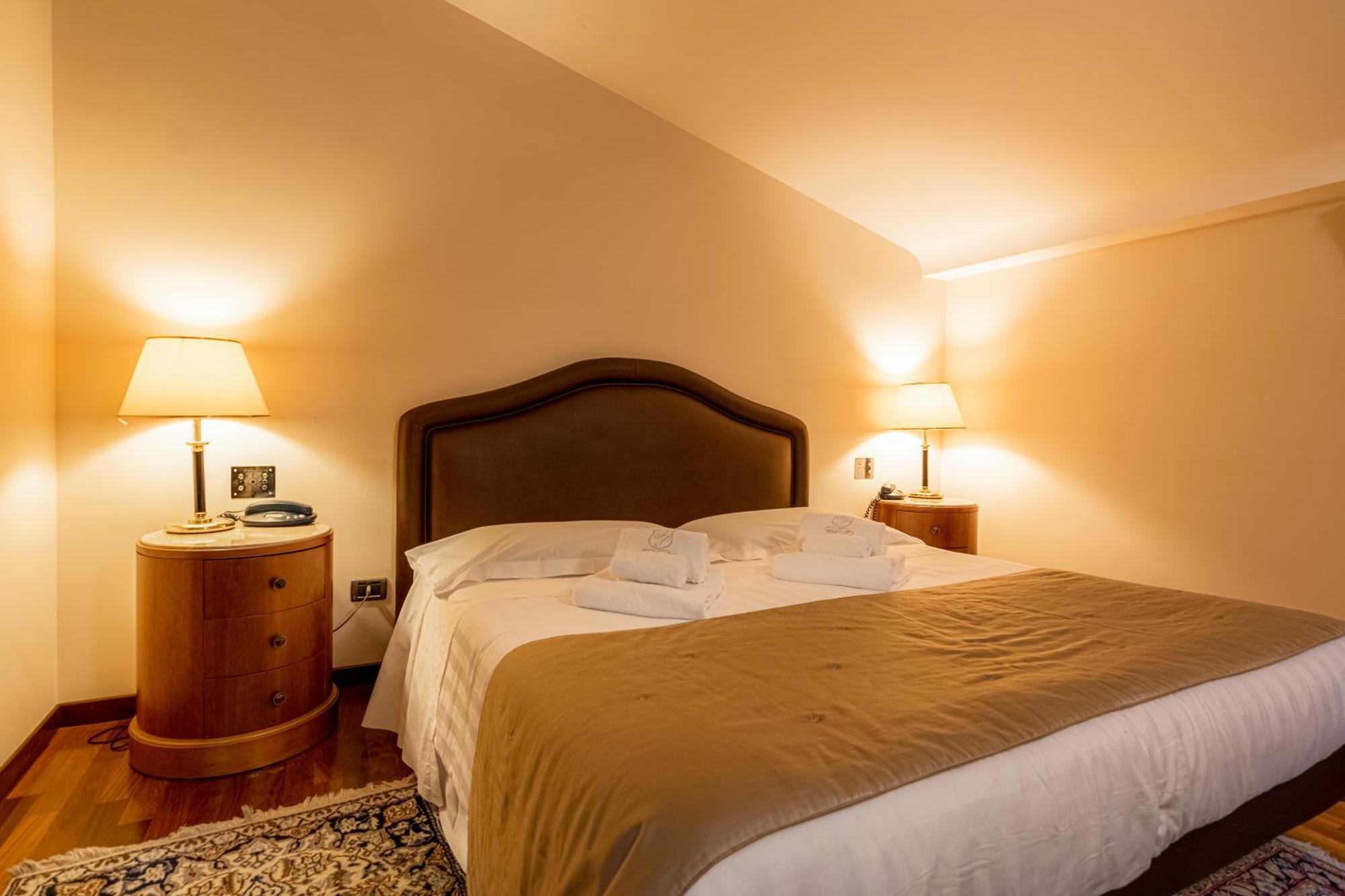 Hotel Cala Del Porto Vibo Valentia Marina Kültér fotó
