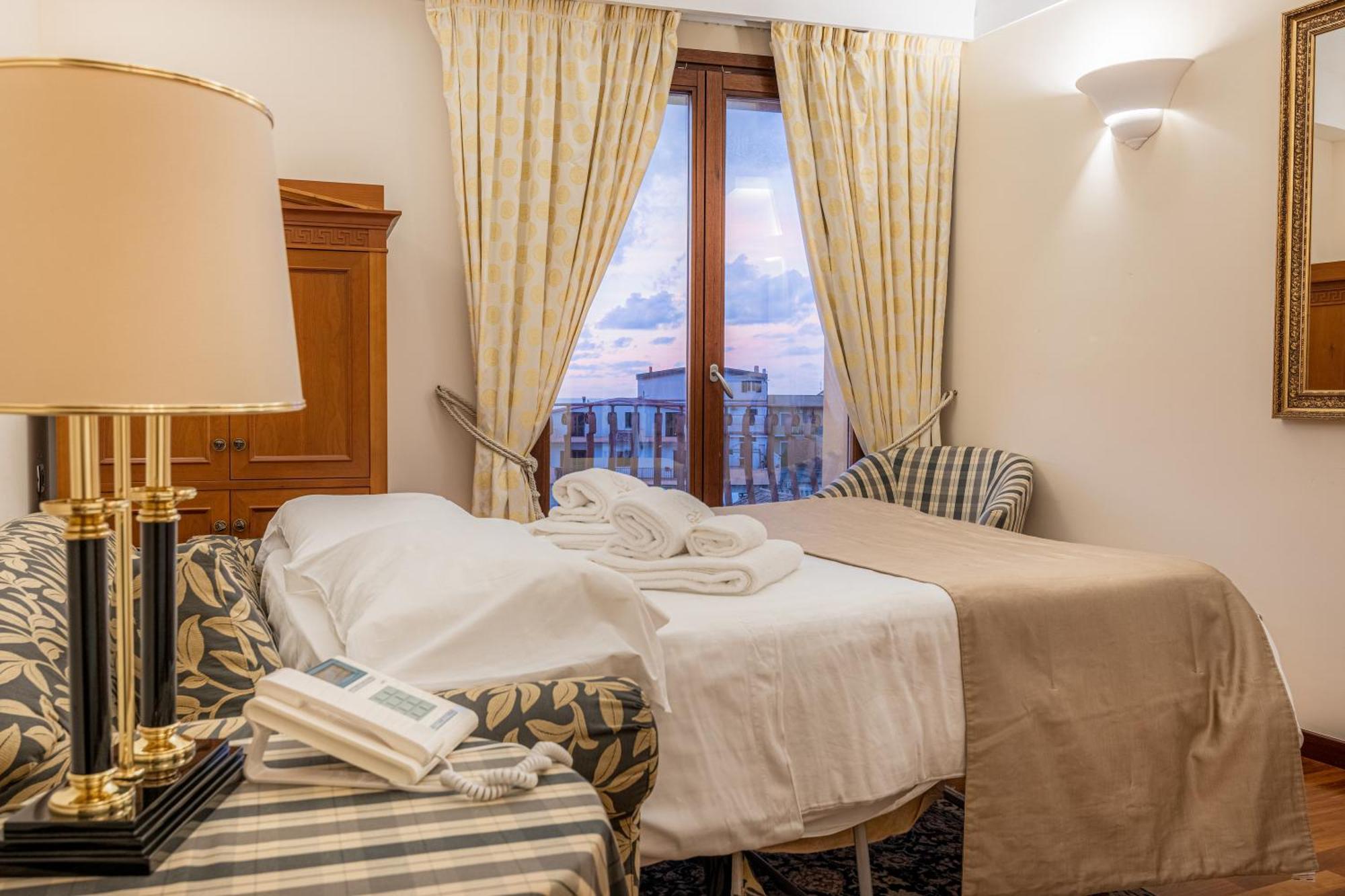 Hotel Cala Del Porto Vibo Valentia Marina Kültér fotó