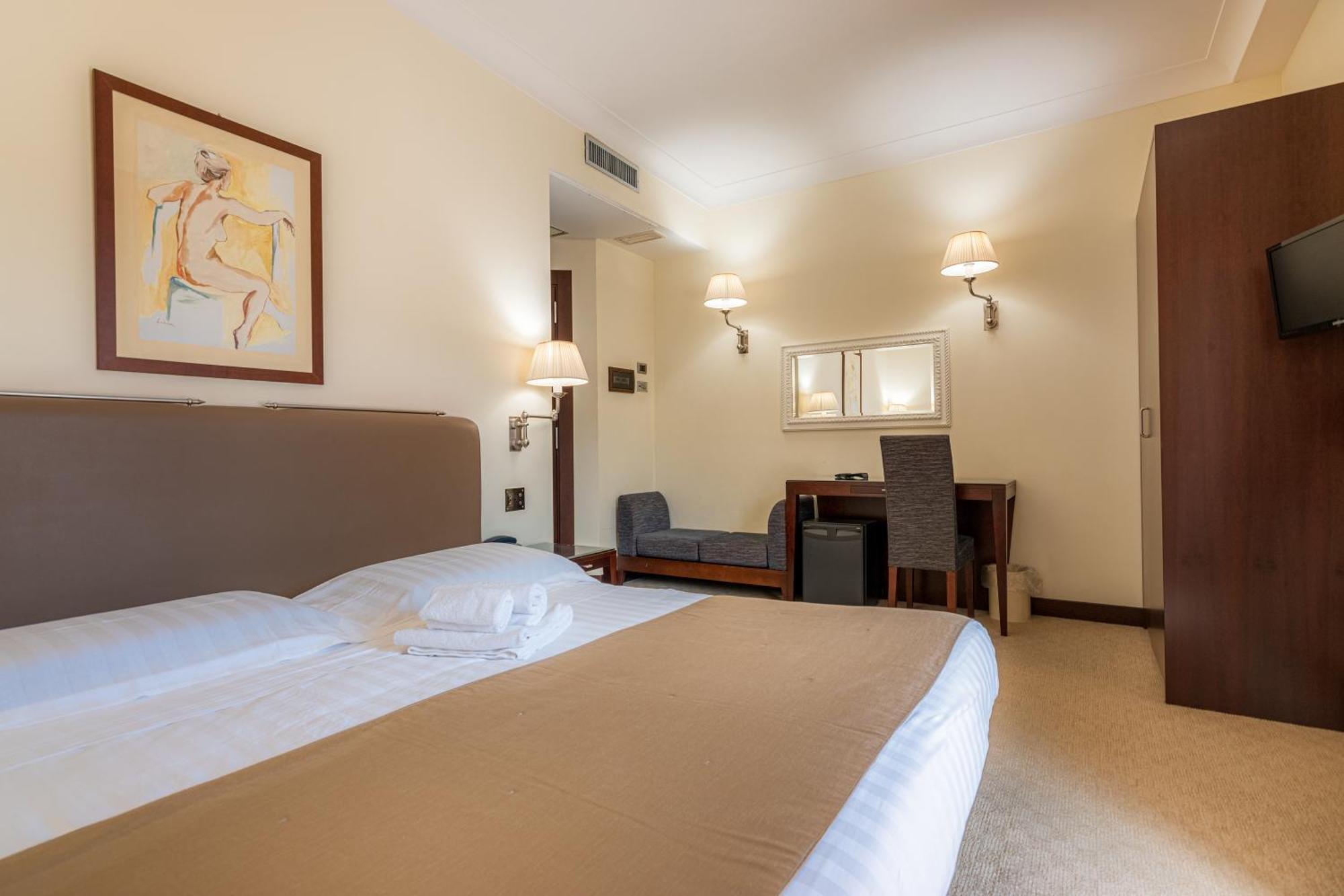 Hotel Cala Del Porto Vibo Valentia Marina Kültér fotó