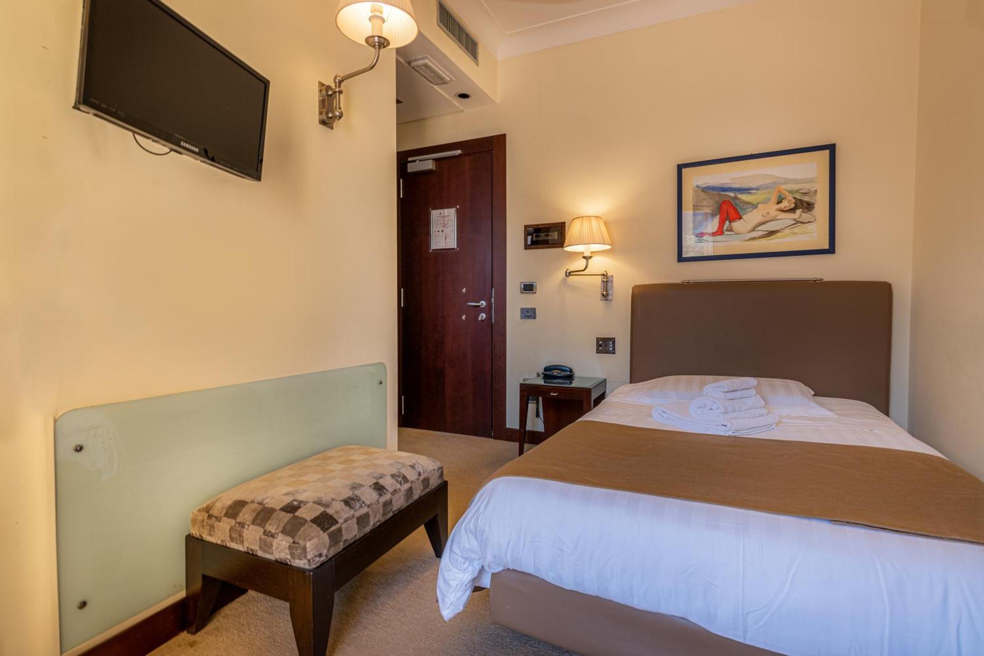 Hotel Cala Del Porto Vibo Valentia Marina Kültér fotó